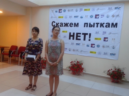 В Душанбе прошла фотовыставка «Скажем пыткам – Нет!»